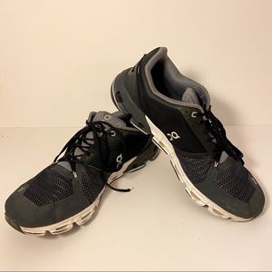 On Cloud 2.0 Swiss Engineering Mens Black White Athletic Running Shoe Size 11.5